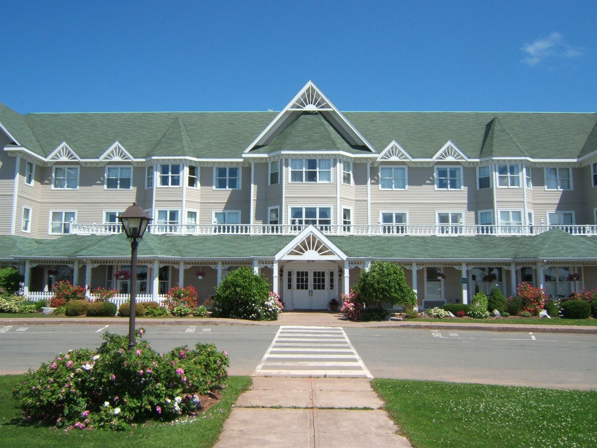 The Loyalist Country Inn & Conference Centre Саммерсайд Экстерьер фото